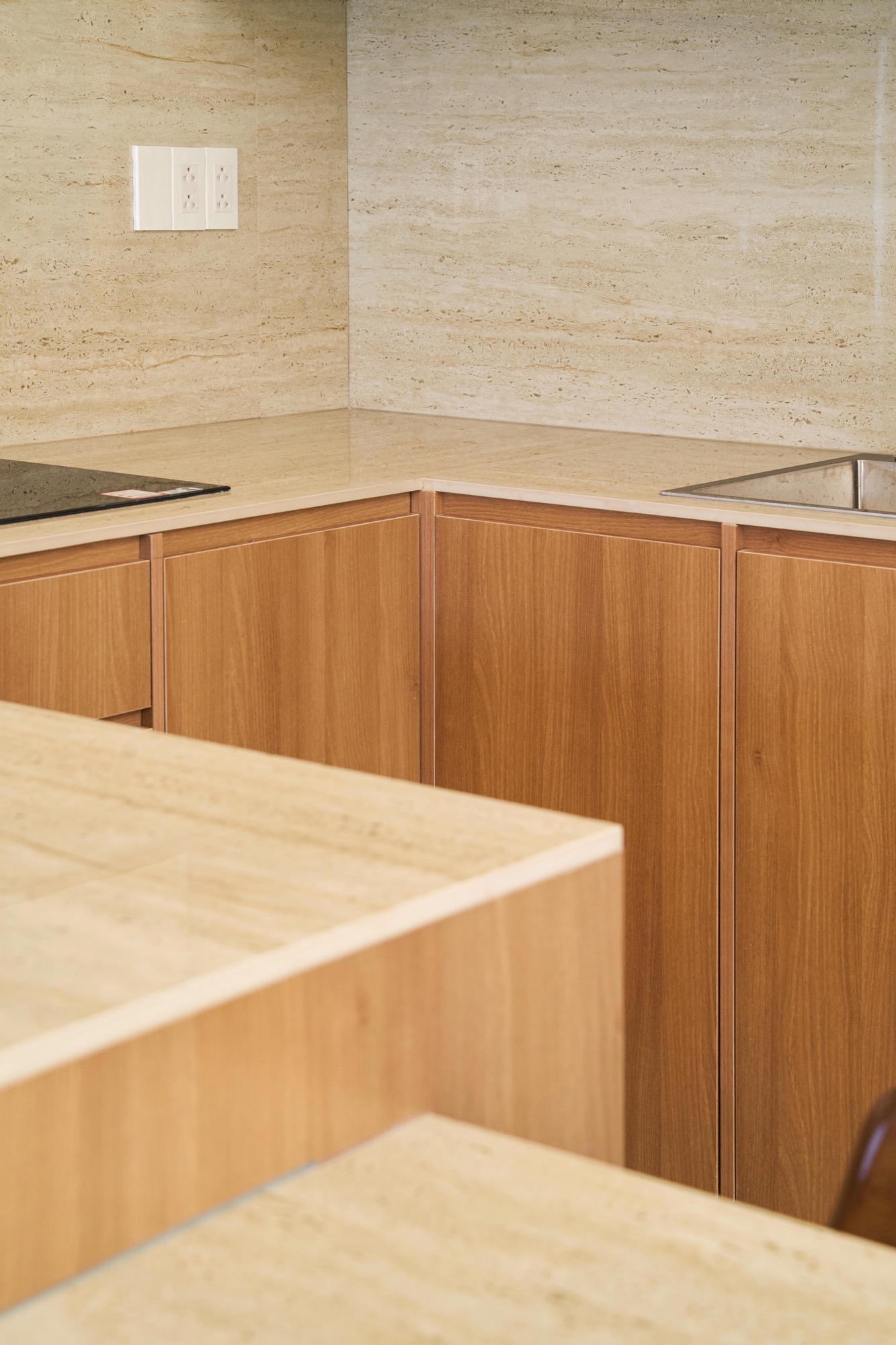 Kitchen worktop in timber and stone