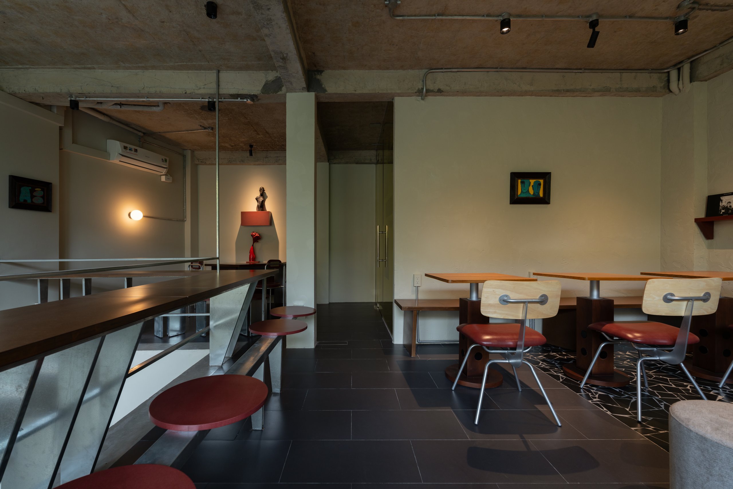 Day1 Cafe by oh.hi studio, upper-level seating
