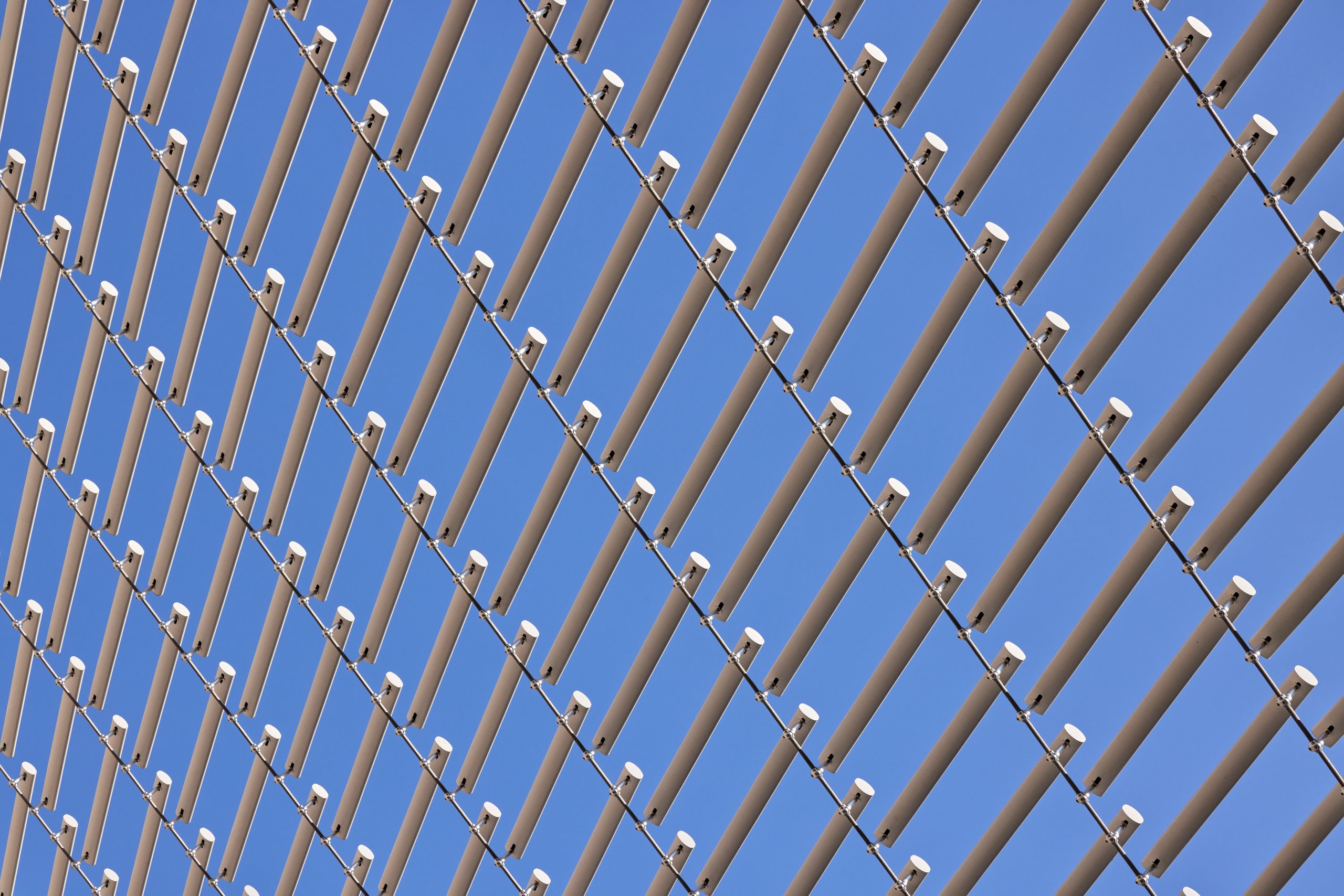 Close-up of the Linglong ceramic rods